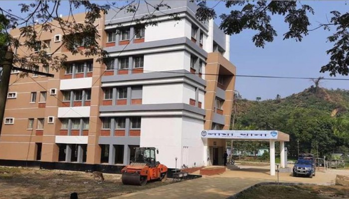 বড় ভাইয়ের সঙ্গে ঝগড়া করে বিষপানে ছোট ভাইয়ের মৃত্যু বড় ভাইয়ের সঙ্গে ঝগড়া করে বিষপানে ছোট ভাইয়ের মৃত্যু