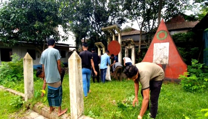 শহীদ মিনার পরিচ্ছন্ন করলো ছাত্রদল শহীদ মিনার পরিচ্ছন্ন করলো ছাত্রদল
