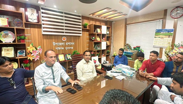 শান্তিগঞ্জে ইউএনও’র সাথে বিএনপি নেতৃবৃন্দের সাক্ষাৎ শান্তিগঞ্জে ইউএনও’র সাথে বিএনপি নেতৃবৃন্দের সাক্ষাৎ