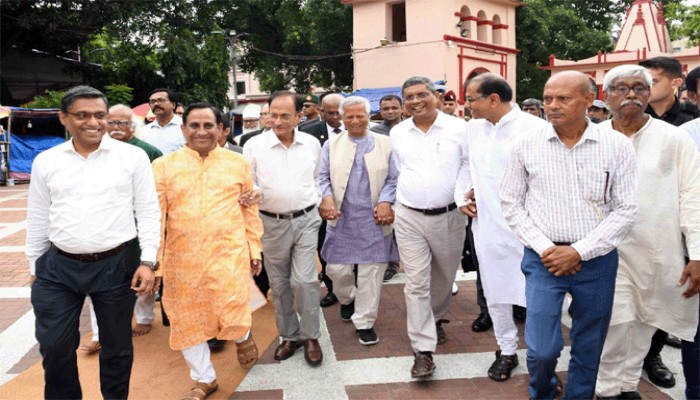 আইনের দৃষ্টিতে সবাই সমান বিভেদ সৃষ্টির কোনো সুযোগ নেই : প্রধান উপদেষ্টা আইনের দৃষ্টিতে সবাই সমান বিভেদ সৃষ্টির কোনো সুযোগ নেই : প্রধান উপদেষ্টা