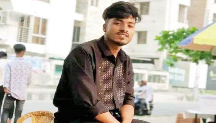 আমার ছেলেটার বুক গুলিতে ঝাঁজরা আছিল আমার ছেলেটার বুক গুলিতে ঝাঁজরা আছিল