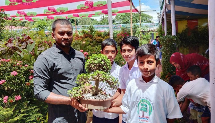 বৃক্ষমেলায় বাহারি গাছের সমাহার, সুলভ মূল্যে মিলছে গাছের চারা বৃক্ষমেলায় বাহারি গাছের সমাহার, সুলভ মূল্যে মিলছে গাছের চারা