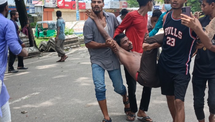 দিরাইয়ে সরকারি জায়গা দখল নিয়ে সংঘর্ষে নিহত ১ দোকানপাট ভাংচুর ও লুটপাট : আহত শতাধিক দিরাইয়ে সরকারি জায়গা দখল নিয়ে সংঘর্ষে নিহত ১ দোকানপাট ভাংচুর ও লুটপাট : আহত শতাধিক