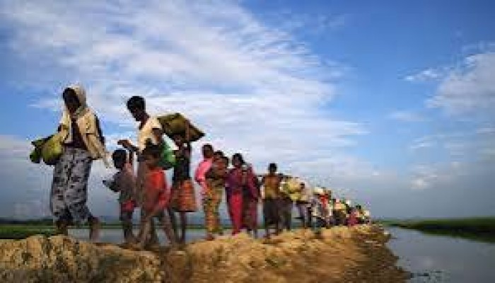 রাখাইনে তীব্র সংঘাত আবারও টেকনাফে ঢুকে পড়ছে রোহিঙ্গারা রাখাইনে তীব্র সংঘাত আবারও টেকনাফে ঢুকে পড়ছে রোহিঙ্গারা