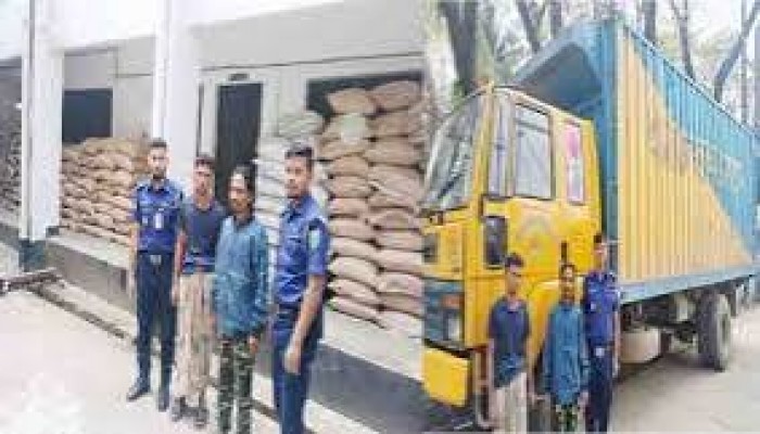 সিলেটে বালু ভর্তি ট্রাকে এবার মিললো ৩০০ বস্তা চিনি সিলেটে বালু ভর্তি ট্রাকে এবার মিললো ৩০০ বস্তা চিনি