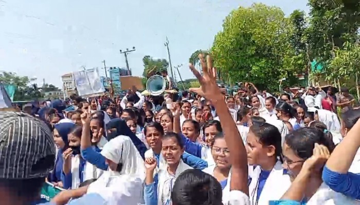 সাবেক পরিকল্পনামন্ত্রী এমএ মান্নানের মুক্তির দাবিতে ফের রাজপথে শিক্ষার্থীরা সাবেক পরিকল্পনামন্ত্রী এমএ মান্নানের মুক্তির দাবিতে ফের রাজপথে শিক্ষার্থীরা