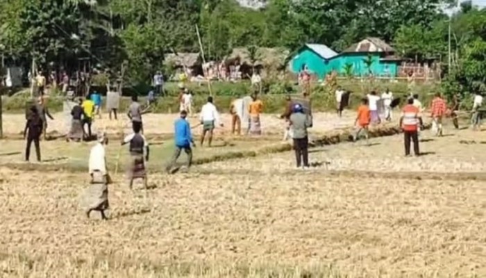 বীরগাঁওয়ে দু’পক্ষের সংঘর্ষে অর্ধশতাধিক আহত বীরগাঁওয়ে দু’পক্ষের সংঘর্ষে অর্ধশতাধিক আহত