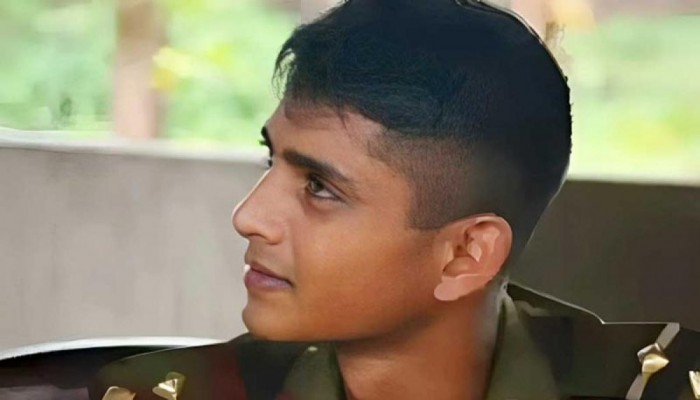 ডাকাতি প্রতিরোধ অভিযানে সেনা কর্মকর্তা নিহত ডাকাতি প্রতিরোধ অভিযানে সেনা কর্মকর্তা নিহত