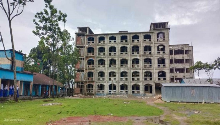 বাদশাগঞ্জ পাবলিক বালিকা উচ্চ বিদ্যালয় ভবন নির্মাণে অনিয়মের অভিযোগ বাদশাগঞ্জ পাবলিক বালিকা উচ্চ বিদ্যালয় ভবন নির্মাণে অনিয়মের অভিযোগ