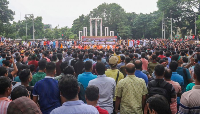 দ্রুত বিচার ট্রাইব্যুনাল গঠনের দাবি দ্রুত বিচার ট্রাইব্যুনাল গঠনের দাবি