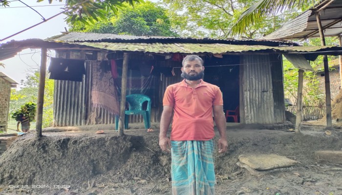 ঘর দেয়ার কথা বলে ইউপি সদস্যের বিরুদ্ধে টাকা আত্মসাতের অভিযোগ ঘর দেয়ার কথা বলে ইউপি সদস্যের বিরুদ্ধে টাকা আত্মসাতের অভিযোগ