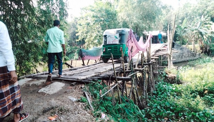 ৪ বছরেও মেরামত হয়নি সেতু, সীমাহীন ভোগান্তি ৪ বছরেও মেরামত হয়নি সেতু, সীমাহীন ভোগান্তি