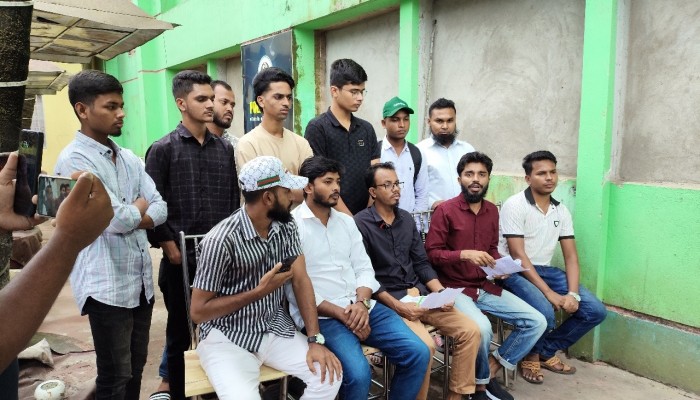বৈষম্যবিরোধী আন্দোলনের নেতা ইমনকে অবাঞ্ছিত ঘোষণা বৈষম্যবিরোধী আন্দোলনের নেতা ইমনকে অবাঞ্ছিত ঘোষণা