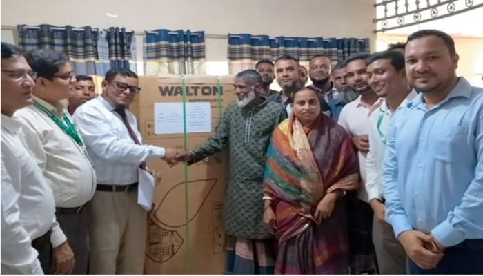কৃষি ব্যাংক রেমিট্যান্স উৎসব বিজয়ীকে পুরস্কার প্রদান কৃষি ব্যাংক রেমিট্যান্স উৎসব বিজয়ীকে পুরস্কার প্রদান