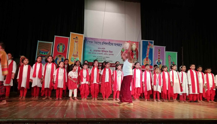 শিল্পকলা একাডেমির প্রশিক্ষণার্থীদের অংশগ্রহণে সাংস্কৃতিক অনুষ্ঠান শিল্পকলা একাডেমির প্রশিক্ষণার্থীদের অংশগ্রহণে সাংস্কৃতিক অনুষ্ঠান