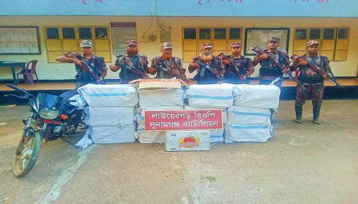 অর্ধকোটি টাকার অবৈধ পণ্য জব্দ অর্ধকোটি টাকার অবৈধ পণ্য জব্দ