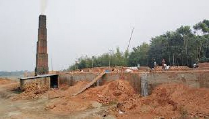 গ্রাম সংলগ্ন কৃষি জমিতে ৩১ বছর ধরে অবৈধ ইট ভাটা গ্রাম সংলগ্ন কৃষি জমিতে ৩১ বছর ধরে অবৈধ ইট ভাটা