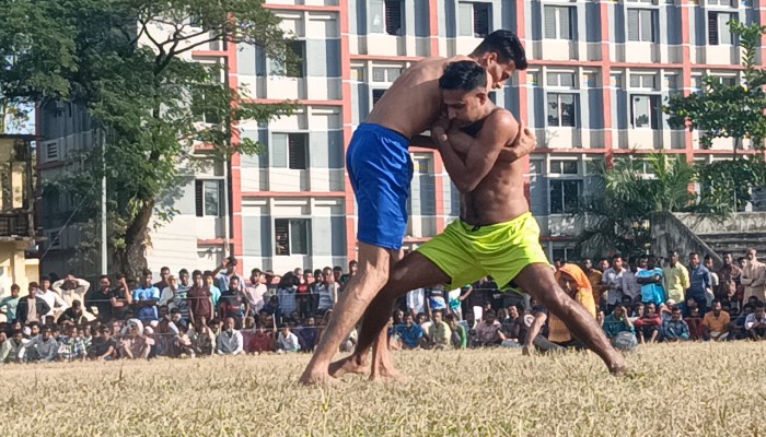 ঐতিহ্যের কুস্তিখেলায় সদর উপজেলা চ্যাম্পিয়ন ঐতিহ্যের কুস্তিখেলায় সদর উপজেলা চ্যাম্পিয়ন
