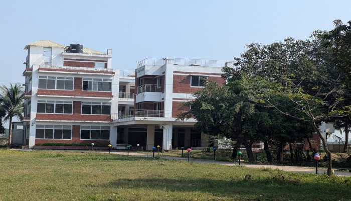 অসহায় বৃদ্ধদের জন্য শান্তিনিবাস নির্মাণে চরম দুর্নীতি অসহায় বৃদ্ধদের জন্য শান্তিনিবাস নির্মাণে চরম দুর্নীতি