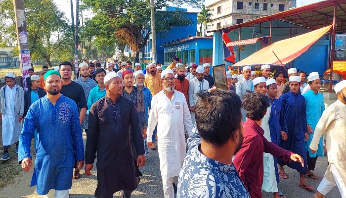মেলার আয়োজন বন্ধ না করলে কঠোর আন্দোলন মেলার আয়োজন বন্ধ না করলে কঠোর আন্দোলন