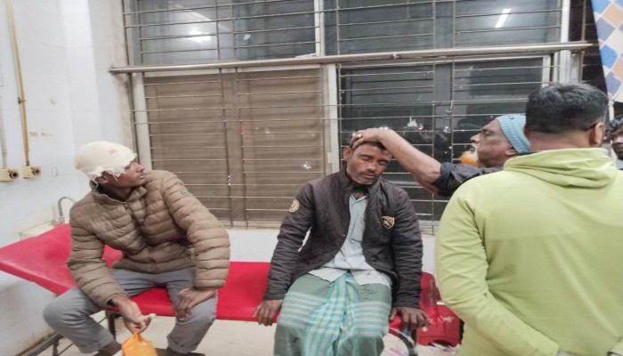 শান্তিগঞ্জে পানি সেচ নিয়ে দুই পক্ষের সংঘর্ষে আহত ২৫ শান্তিগঞ্জে পানি সেচ নিয়ে দুই পক্ষের সংঘর্ষে আহত ২৫