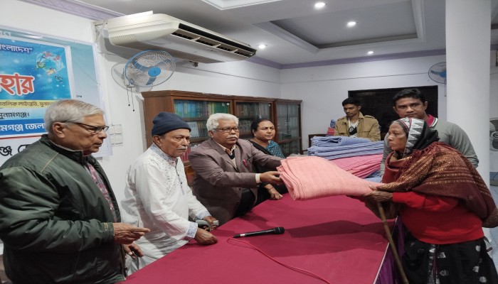 শীতার্তদের মাঝে খেলাঘরের শীতবস্ত্র বিতরণ শীতার্তদের মাঝে খেলাঘরের শীতবস্ত্র বিতরণ
