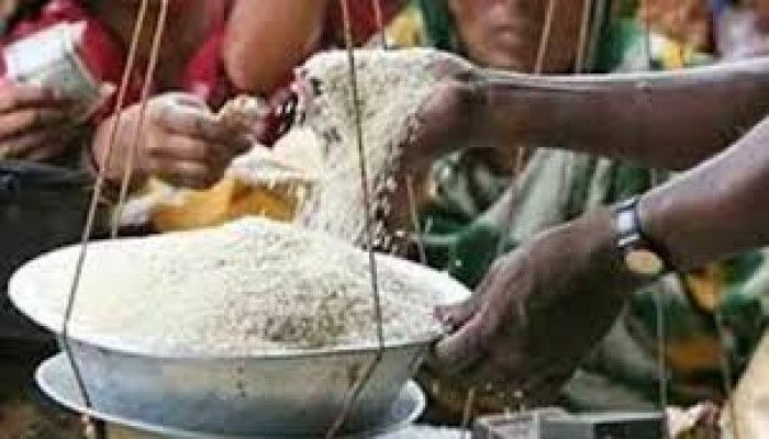 জগন্নাথপুরে ওএমএস এর চাল বিক্রি শুরু জগন্নাথপুরে ওএমএস এর চাল বিক্রি শুরু