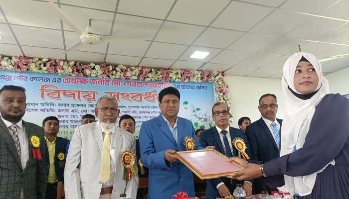 তাঁর ঐকান্তিক প্রচেষ্টায় পৌর ডিগ্রি কলেজ আজ স্বমহিমায় উদ্ভাসিত তাঁর ঐকান্তিক প্রচেষ্টায় পৌর ডিগ্রি কলেজ আজ স্বমহিমায় উদ্ভাসিত