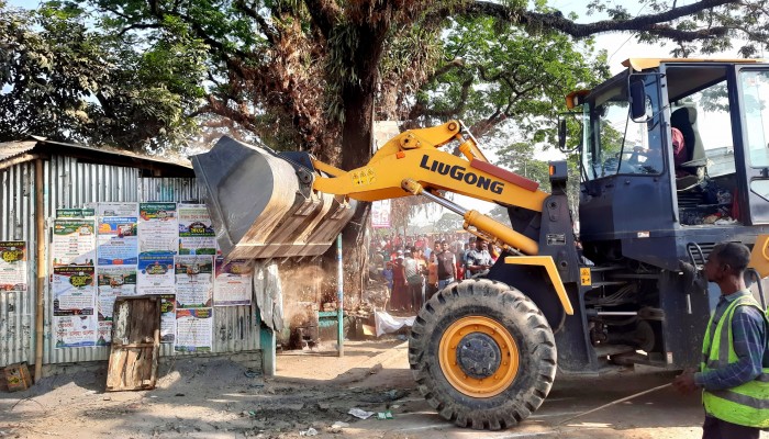সুনামগঞ্জ-সিলেট সড়কের আড়াই শতাধিক অবৈধ স্থাপনা উচ্ছেদ সুনামগঞ্জ-সিলেট সড়কের আড়াই শতাধিক অবৈধ স্থাপনা উচ্ছেদ