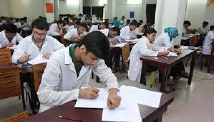 মেডিক্যাল ভর্তি পরীক্ষায় ফেল সাড়ে ৭১ হাজার, পাসের হার ৪৫.৬২ শতাংশ মেডিক্যাল ভর্তি পরীক্ষায় ফেল সাড়ে ৭১ হাজার, পাসের হার ৪৫.৬২ শতাংশ