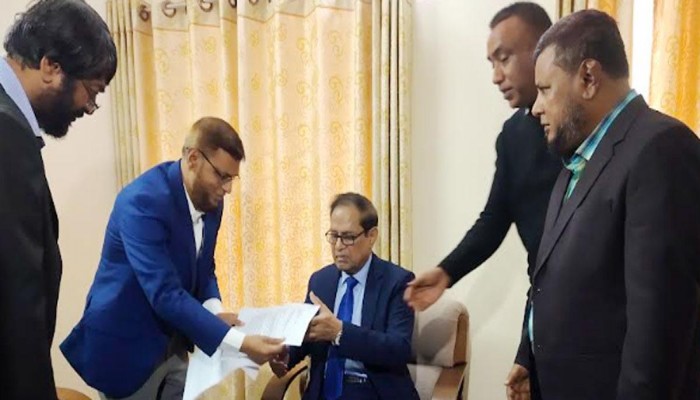 সুবিপ্রবি’র স্থায়ী ক্যাম্পাস জেলা সদরে করার দাবিতে স্মারকলিপি সুবিপ্রবি’র স্থায়ী ক্যাম্পাস জেলা সদরে করার দাবিতে স্মারকলিপি
