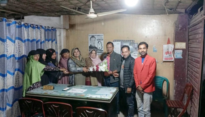 জেলা জাতীয় পার্টির আহ্বায়ককে শুভেচ্ছা জ্ঞাপন জেলা জাতীয় পার্টির আহ্বায়ককে শুভেচ্ছা জ্ঞাপন