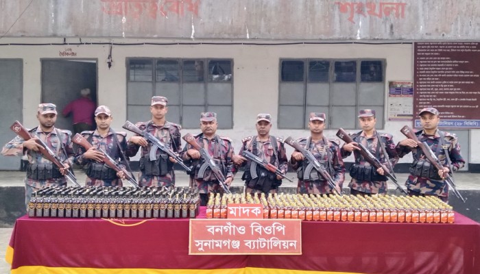 সীমান্তে ৮৫৫ বোতল ভারতীয় মদ জব্দ সীমান্তে ৮৫৫ বোতল ভারতীয় মদ জব্দ