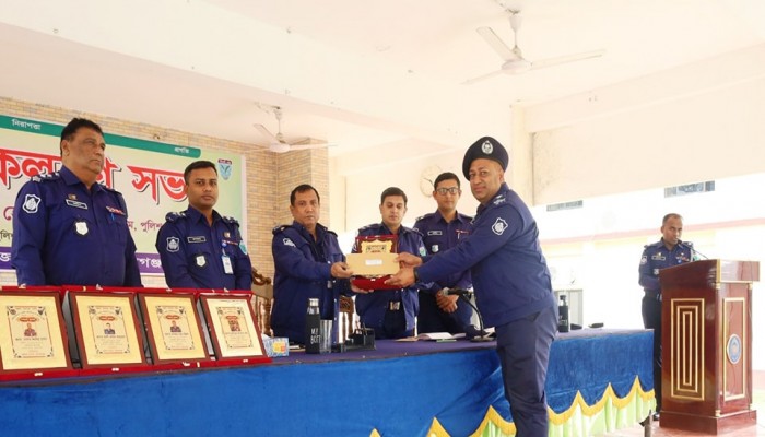 জেলা পুলিশের মাসিক কল্যাণ ও অপরাধ পর্যালোচনা সভা অনুষ্ঠিত জেলা পুলিশের মাসিক কল্যাণ ও অপরাধ পর্যালোচনা সভা অনুষ্ঠিত