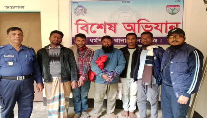 ১৯টি ভারতীয় গরু ও চারটি পিকআপ জব্দ, গ্রেফতার ৫ ১৯টি ভারতীয় গরু ও চারটি পিকআপ জব্দ, গ্রেফতার ৫
