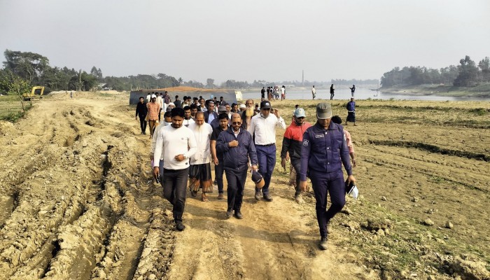 শাল্লায় বাঁধের কাজ পরিদর্শনে জেলা প্রশাসক শাল্লায় বাঁধের কাজ পরিদর্শনে জেলা প্রশাসক