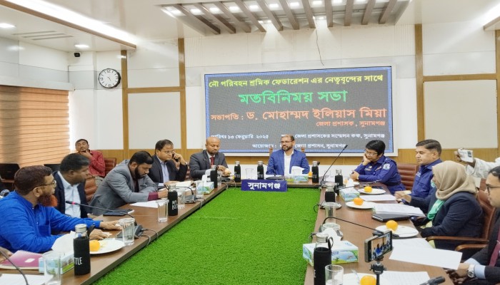 জেলা প্রশাসকের আশ্বাসে নৌ-ধর্মঘট প্রত্যাহার জেলা প্রশাসকের আশ্বাসে নৌ-ধর্মঘট প্রত্যাহার