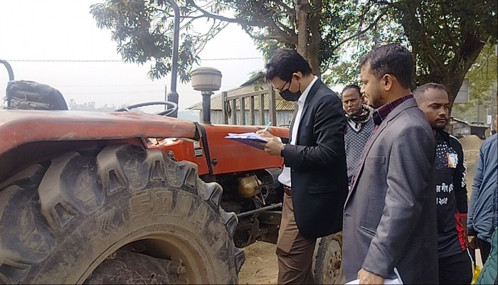 অবৈধভাবে বালু পাচার যুবককে কারাদন্ড, দুটি ট্রাক্টর জব্দ অবৈধভাবে বালু পাচার যুবককে কারাদন্ড, দুটি ট্রাক্টর জব্দ