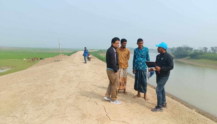 ধর্মপাশায় বাঁধের কাজ পরিদর্শনে সিনিয়র সহকারী সচিব ধর্মপাশায় বাঁধের কাজ পরিদর্শনে সিনিয়র সহকারী সচিব