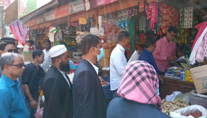 বাজার মনিটরিং কমিটির অভিযান, ৯ ব্যবসা প্রতিষ্ঠানকে জরিমানা বাজার মনিটরিং কমিটির অভিযান, ৯ ব্যবসা প্রতিষ্ঠানকে জরিমানা