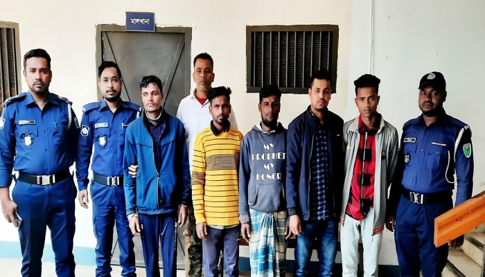 দিরাইয়ে জলমহালের মাছ লুটের ঘটনায় গ্রেপ্তার ৮ দিরাইয়ে জলমহালের মাছ লুটের ঘটনায় গ্রেপ্তার ৮