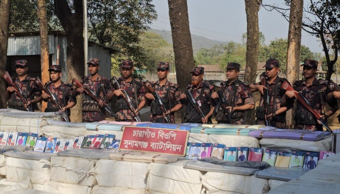২ কোটি টাকার ভারতীয় পণ্য জব্দ ২ কোটি টাকার ভারতীয় পণ্য জব্দ
