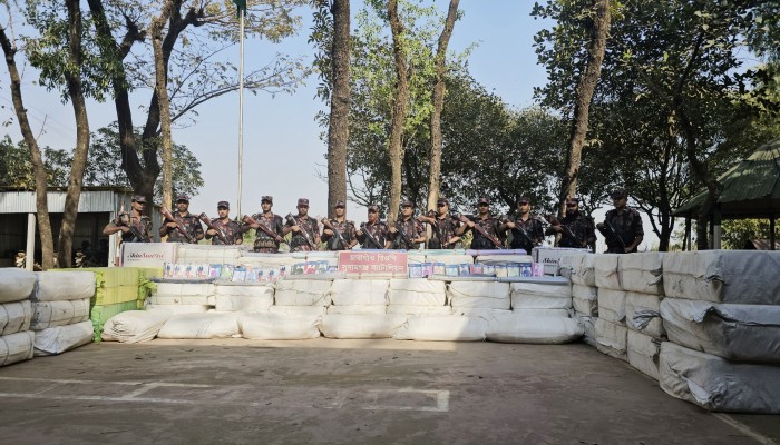 থামছে না চোরাচালান থামছে না চোরাচালান