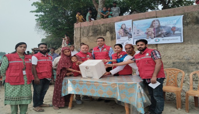 শাল্লায় রেড ক্রিসেন্টের ফুড প্যাকেজ বিতরণ শাল্লায় রেড ক্রিসেন্টের ফুড প্যাকেজ বিতরণ