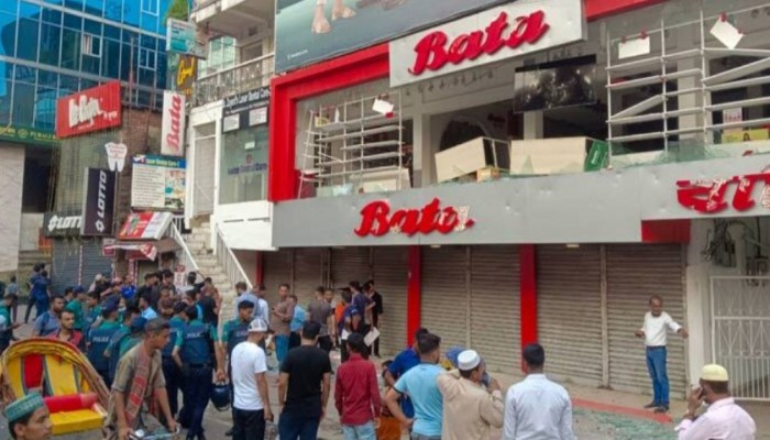 সিলেটে ব্যবসা প্রতিষ্ঠানে হামলা-ভাঙচুর সিলেটে ব্যবসা প্রতিষ্ঠানে হামলা-ভাঙচুর