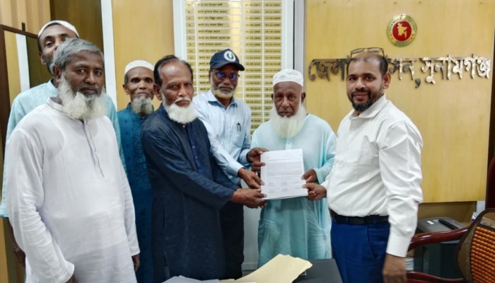 লঞ্চঘাট এলাকার অবৈধ স্থাপনা উচ্ছেদ ও যাত্রীছাউনি নির্মাণের দাবি লঞ্চঘাট এলাকার অবৈধ স্থাপনা উচ্ছেদ ও যাত্রীছাউনি নির্মাণের দাবি