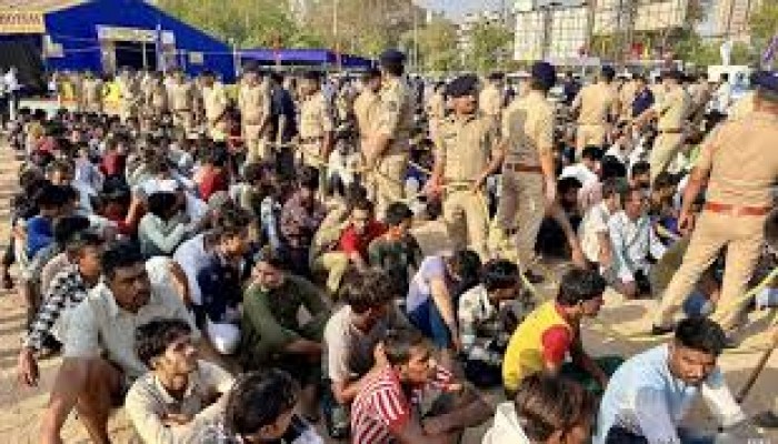 অনুপ্রবেশের দায়ে গুজরাটে আটক ১০২৪ বাংলাদেশি অনুপ্রবেশের দায়ে গুজরাটে আটক ১০২৪ বাংলাদেশি