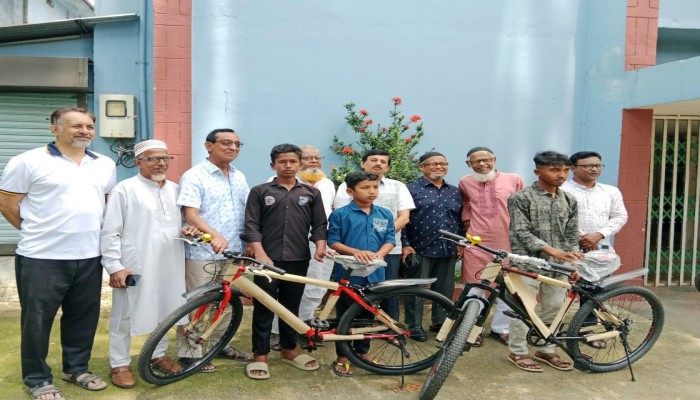 শিক্ষার্থীদের নতুন সাইকেল উপহার শিক্ষার্থীদের নতুন সাইকেল উপহার
