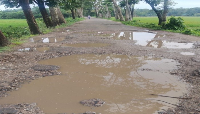 দোয়ারাবাজারের বেহাল সড়ক দ্রুত সংস্কারের দাবি দোয়ারাবাজারের বেহাল সড়ক দ্রুত সংস্কারের দাবি