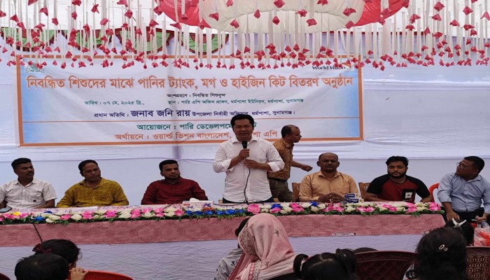 ৪১০০ শিশুর মাঝে পানির ট্যাংক, মগ ও সাবান বিতরণ ৪১০০ শিশুর মাঝে পানির ট্যাংক, মগ ও সাবান বিতরণ